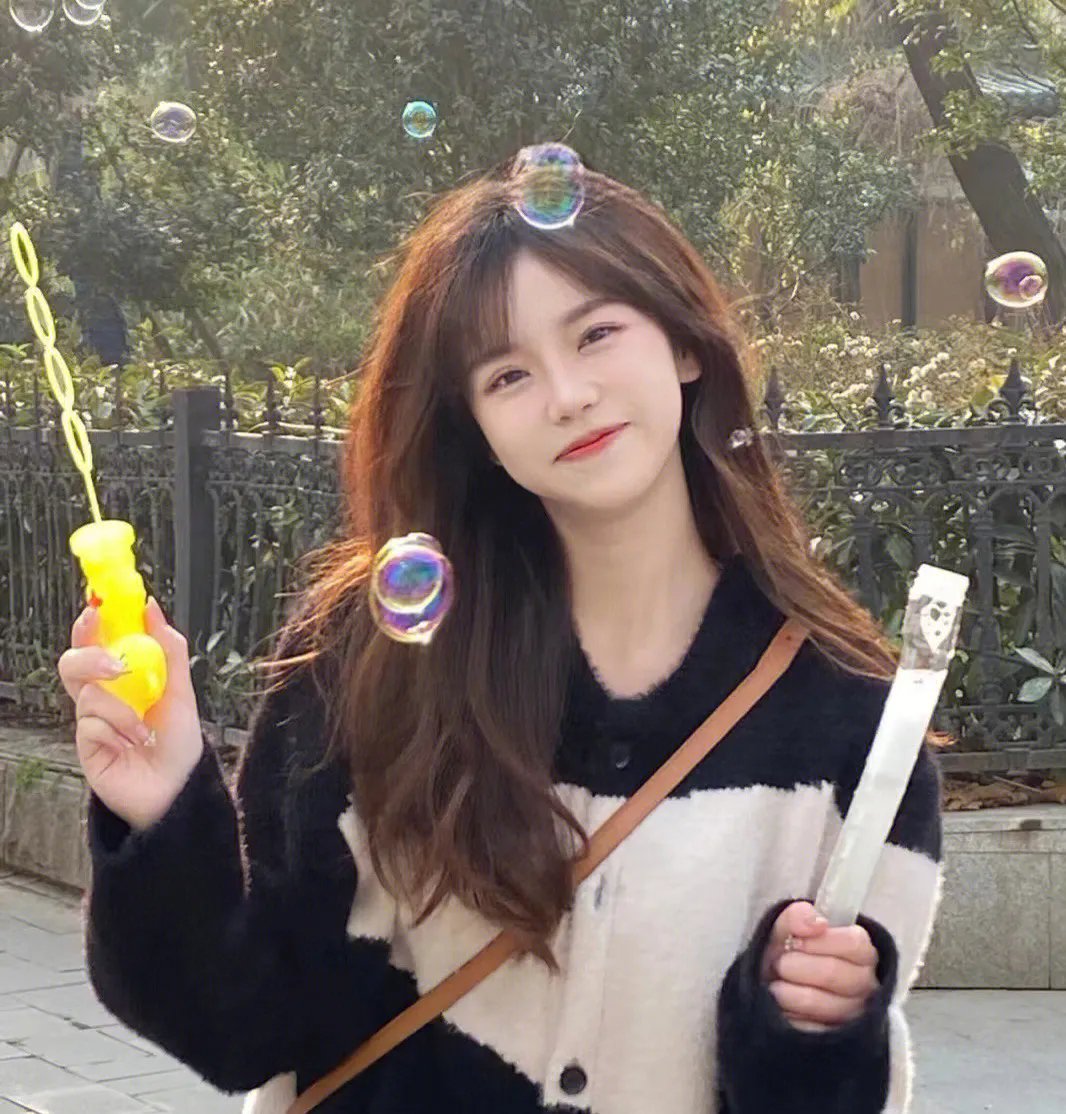 如果这个世界是一座舞台，后台究竟在哪里